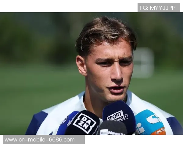 米兰双雄抢夺日本门将 帕尔马标价2000万欧 与身价相等 米兰双雄抢夺日本门将 帕尔马标价2000万欧 与身价相等